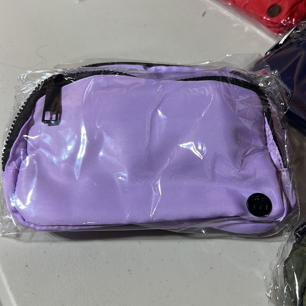 NAVY Lux-Lux Belt Sling Crossbody Bags Fanny Pack Travel Gift Giving NWT - Picture 11 of 14